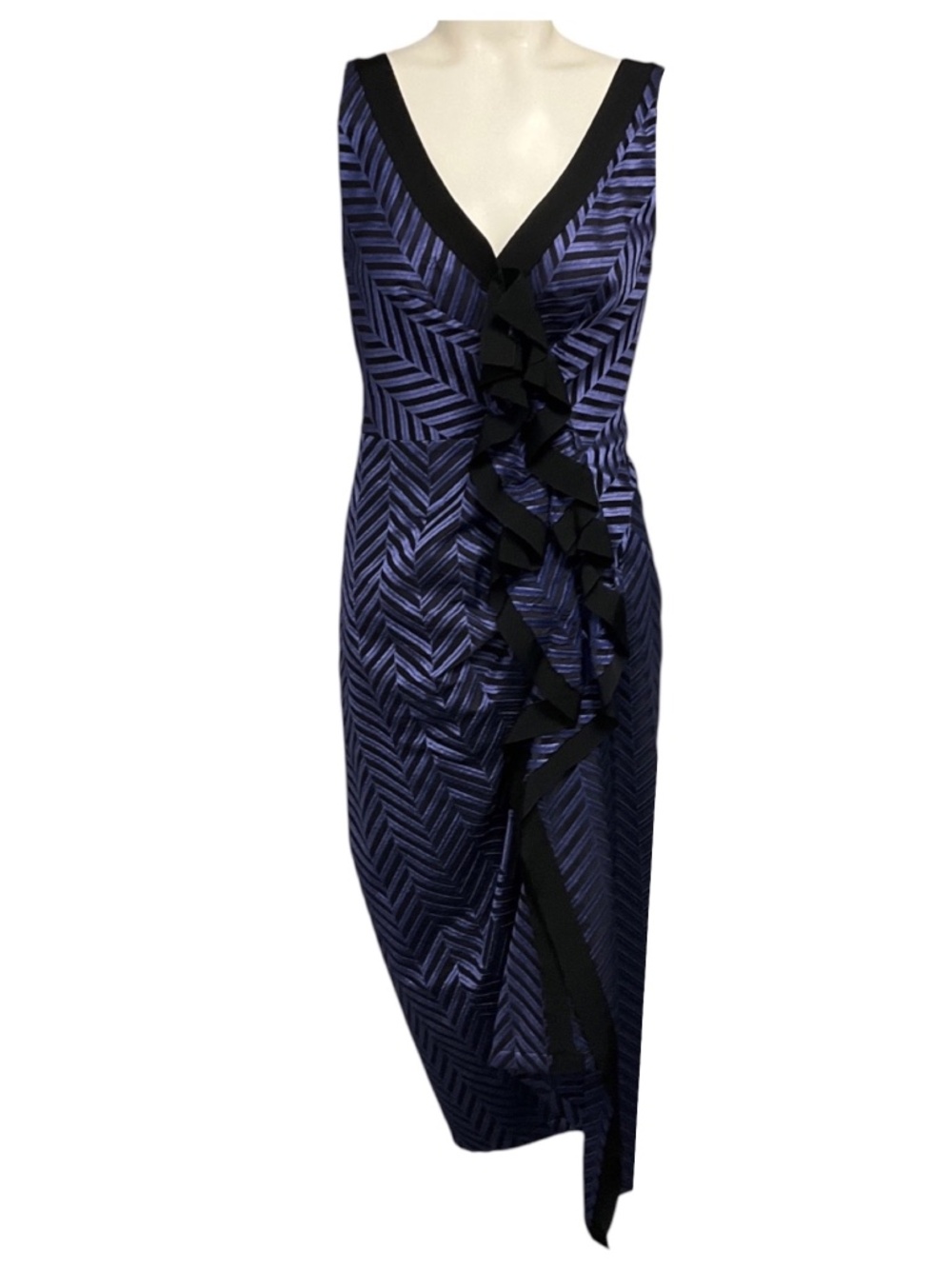 DRIES VAN NOTEN PURPLE / BLACK RUFFLED SLEEVELESS EMBROIDERED CHEVRON JACQUARD M
